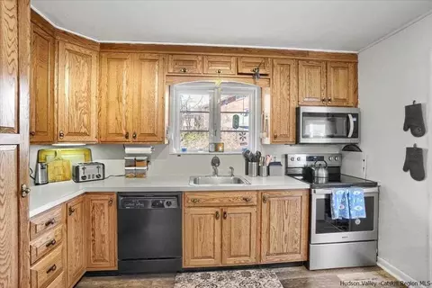 7 Van Duzer Dr, Poughkeepsie, NY 12603 photo 10