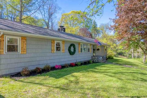 84 Benner Rd, Red Hook, NY 12571 photo 3