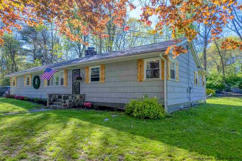 84 Benner Rd, Red Hook, NY 12571 photo 1