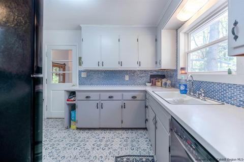 84 Benner Rd, Red Hook, NY 12571 photo 14