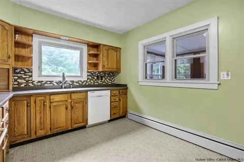20 Maple Ave, Highland, NY 12528 photo 14