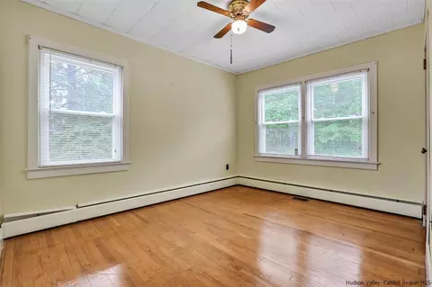 20 Maple Ave, Highland, NY 12528 photo 7