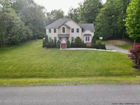 14 Pluto Ln, Modena, NY 12548 photo 1
