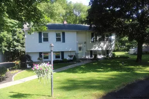 6 Heather Ln, Wallkill, NY 12589 photo 1