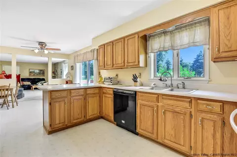 231 Valley Vw, Wallkill, NY 12589 photo 8