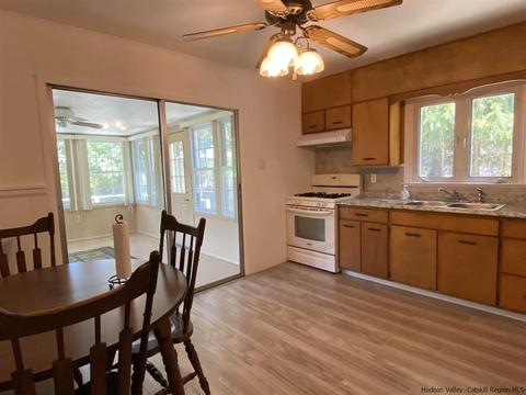 3 Hasbrouck Dr, Poughkeepsie, NY 12603 photo 4