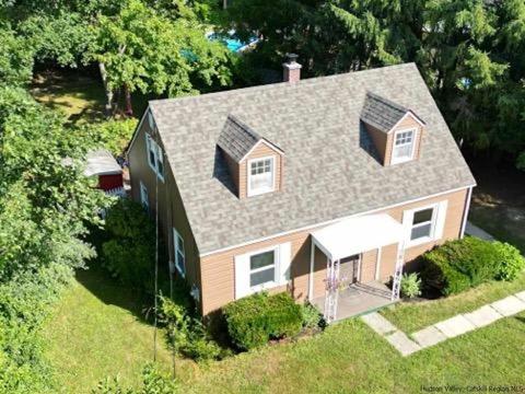 3 Hasbrouck Dr, Poughkeepsie, NY 12603 photo 2