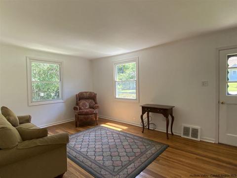 3 Hasbrouck Dr, Poughkeepsie, NY 12603 photo 3