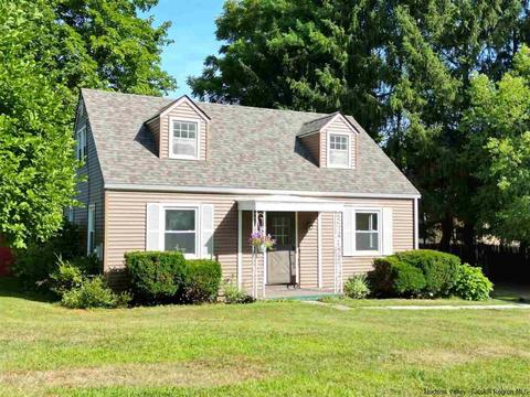 3 Hasbrouck Dr, Poughkeepsie, NY 12603 photo 1