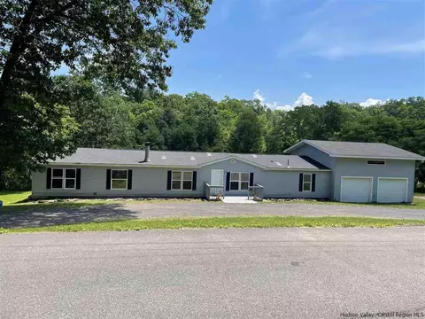 41 Fortune Vly, Saugerties, NY 12477