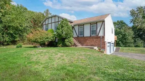 103 Hilltop Rd, Saugerties, NY 12477
