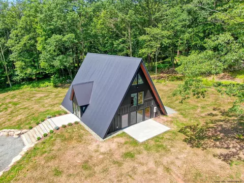 222 Old Glen Wild Rd, Fallsburg, NY 12733