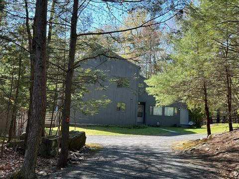 9 Munchkin Ln, Woodstock, NY 12498