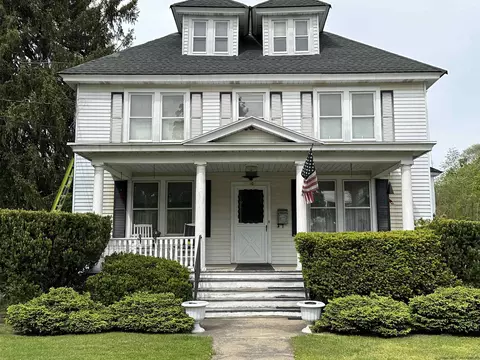 10 Maple Ave, Ellenville, NY 12428
