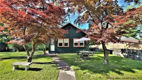 59 E 63 E Tusten Pl, Smallwood, NY 12720