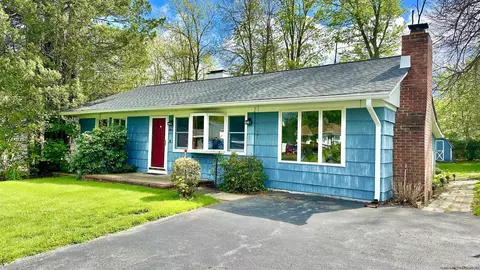 3 Reservoir Rd, Highland, NY 12528