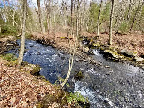 375 Upper Cherrytown Rd, Kerhonkson, NY 12446