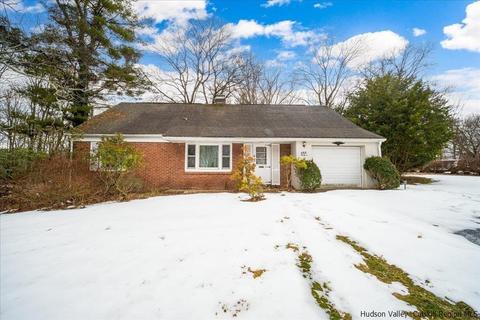 12 Orchard Ln, New Paltz, NY 12561