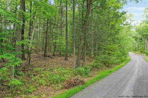 51 Burleigh Rd, New Paltz, NY 12561