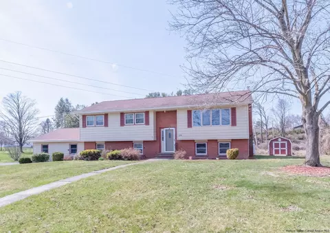 226 East Dr, Hurley, NY 12443