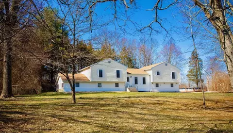 47 Eleanor Dr, Salt Point, NY 12578