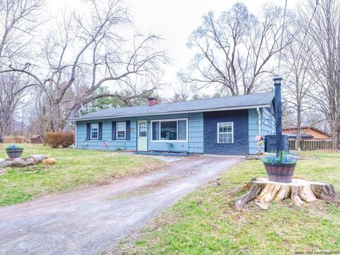 21 Overlook Dr, Woodstock, NY 12498