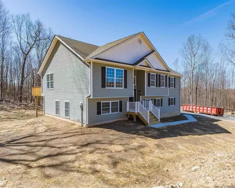2 Calico Way, Wallkill, NY 12589 photo 3