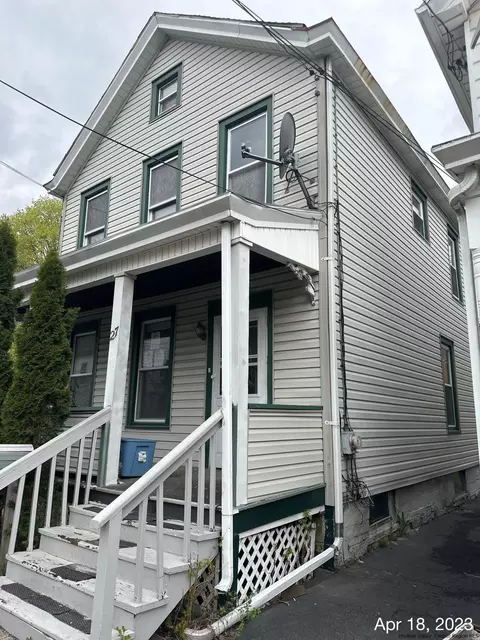 27 Vandeusen St, Kingston, NY 12401