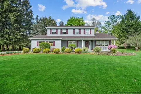35 Perkinsville Rd, Highland, NY 12528