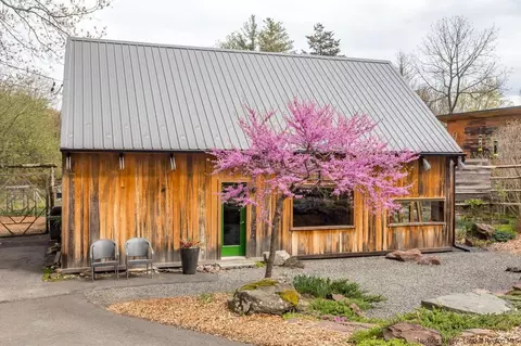 12 Harry Wells Rd, Saugerties, NY 12477