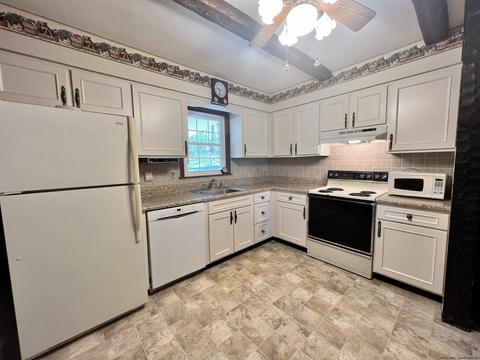 405 Strawridge Rd, Wallkill, NY 12589 photo 4