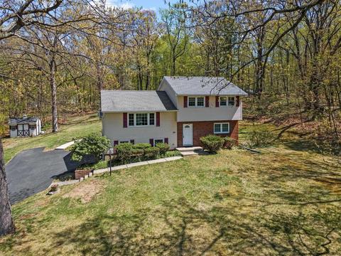 405 Strawridge Rd, Wallkill, NY 12589 photo 1