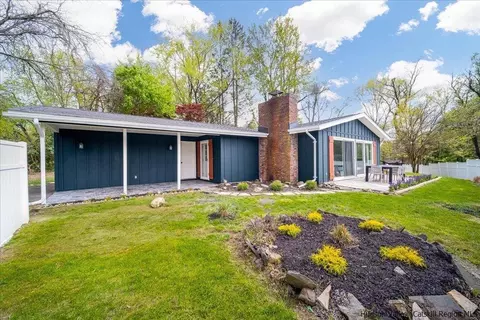 45 Duck Pond Rd, Stone Ridge, NY 12484