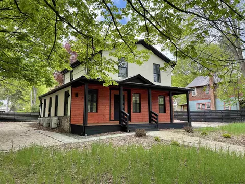 19 Canal St, Ellenville, NY 12428