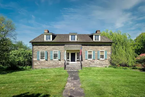 48 Oak Rd, Saugerties, NY 12477