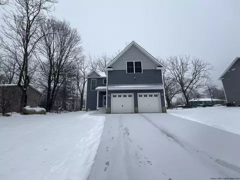 13 Wenmar Dr, Newburgh, NY 12550