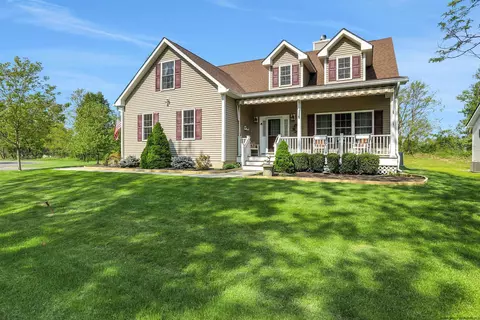 37 Bluestone Ct, Kingston, NY 12401