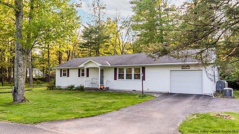 135 Orchard Ln N, Woodstock, NY 12498