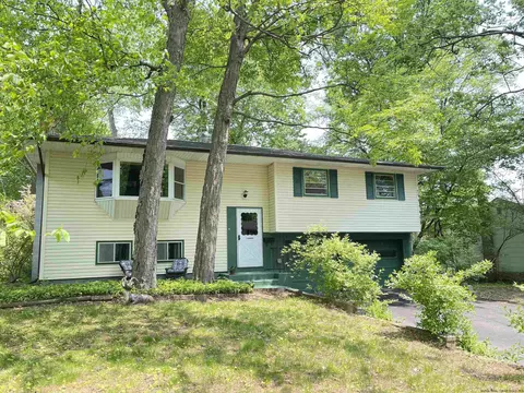 37 Blue Hills Dr, Saugerties, NY 12477