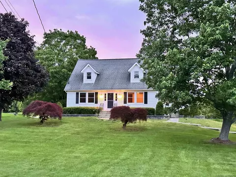 11 Denniston Rd, Gardiner, NY 12525