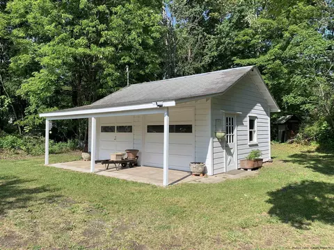 1062 Broadway Route 9w, Esopus, NY 12429