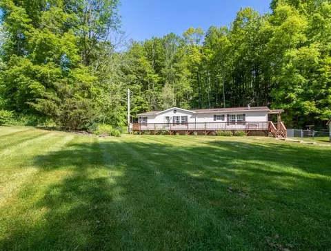 76 Briggs Hwy, Ellenville, NY 12428