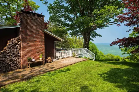 205 Hartshorn Rd, Cragsmoor, NY 12420