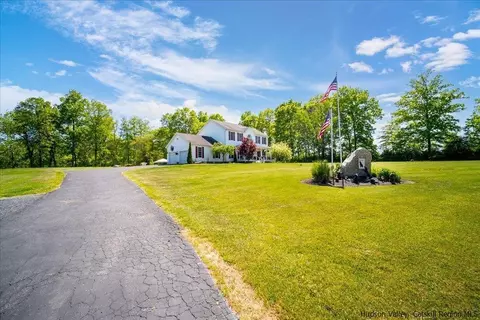 1237 Hoagerburgh Rd, Wallkill, NY 12589 photo 2