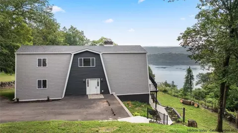 12 Hudson Blf, Marlboro, NY 12542