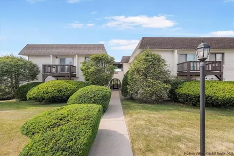 22 Village Park #3F, Fishkill, NY 12524