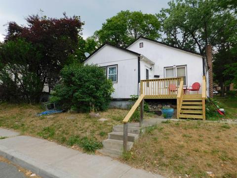 8 Hill St, Ellenville, NY 12428