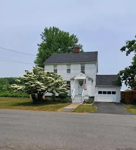 16 Dewitt St, Ellenville, NY 12428