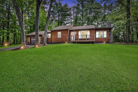 28 Dave Elliot Rd, Saugerties, NY 12477