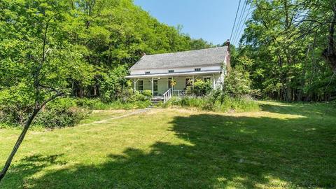 229 Chestnut Hill Rd, Woodstock, NY 12498